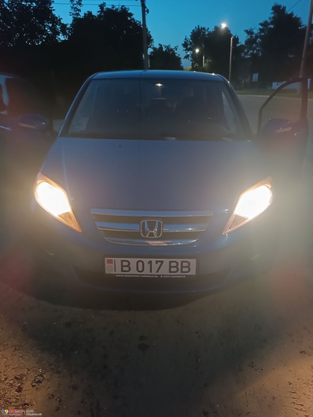 Свежепригнана Honda FR-V 2005год