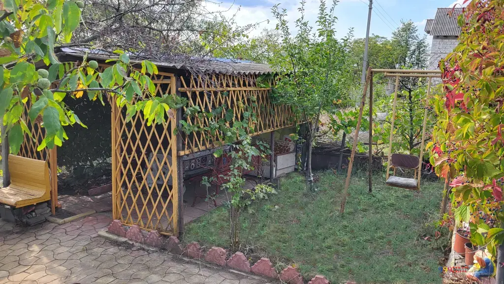 Vilă de 6 ari cu căsuță de vacanță, foișor, apeduct și seră. Дача 6 соток с садовым домиком, беседкой, водопроводом и теплицей