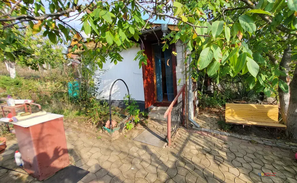 Vilă de 12 ari cu căsuță de vacanță, foișor, apeduct și 2 sere Дача 12 соток с садовым домиком, беседкой, водопроводом и 2 теплицами