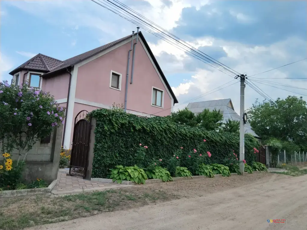 Продается 2-х этажный ДОМ в г. Дубоссары (район Лунга)